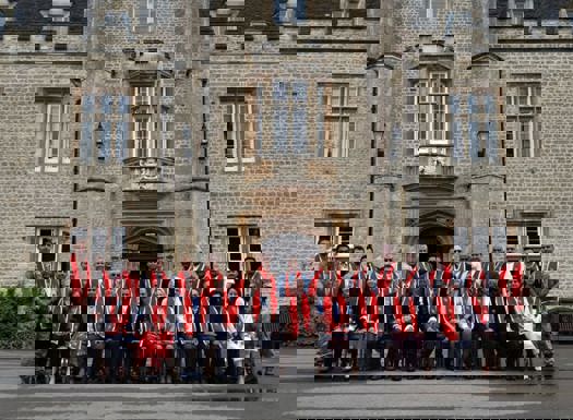 Hindu delegation outside Beckett House.